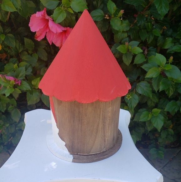 Hand painted GNOME birdhouse - Picture 8 of 8